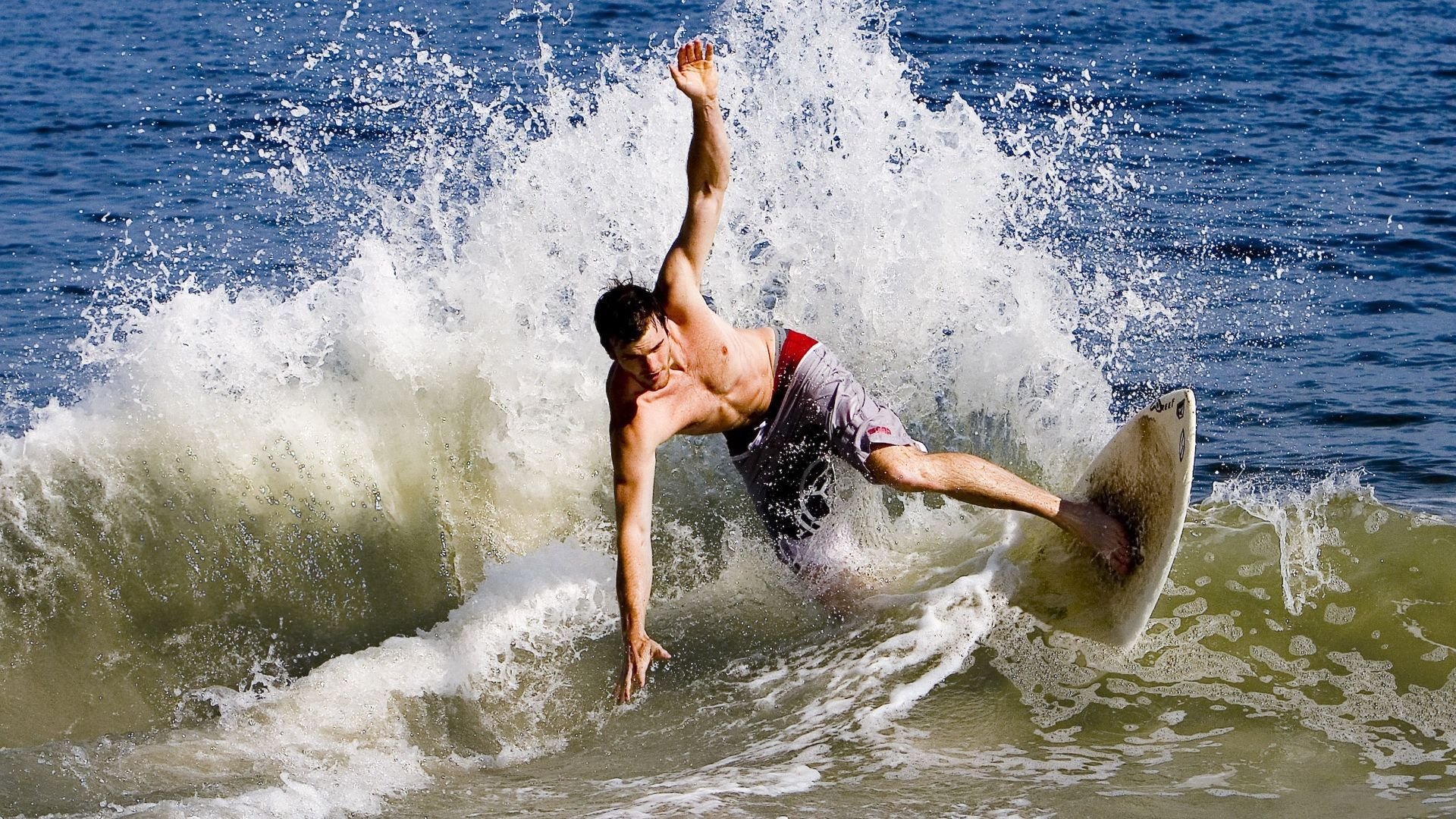 爱游戏娱乐平台-【智能球场】未来比赛场地与科技结合的可能性，智能化足球场